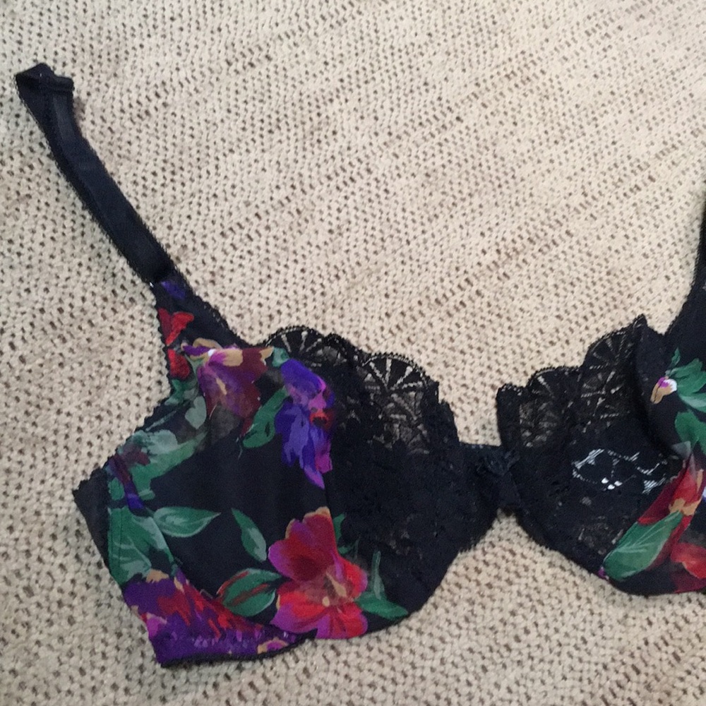 Oscar de La Renta Lace Bra 32C